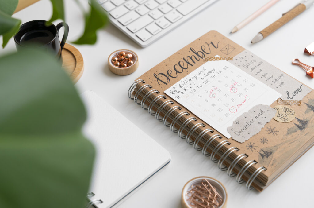 <a href="https://www.freepik.com/free-photo/still-life-colorful-overloaded-bullet-journal_94964999.htm">Image by freepik</a>